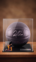 Balón de Básquetbol Autografiado por Dennis Rodman. Vitrina de Exhibición. Certificado Beckett Witness