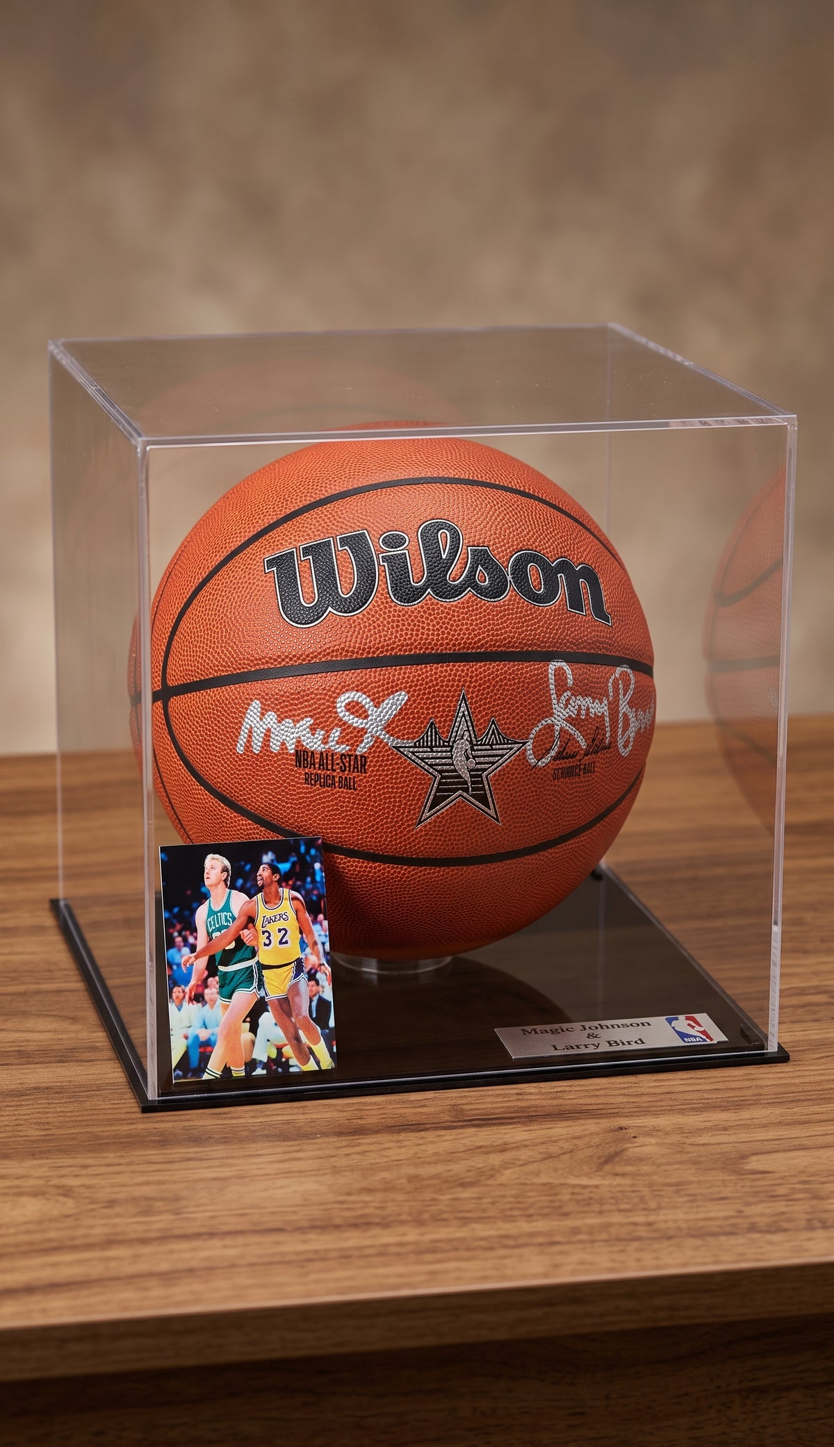 Balón de Basketball Autografiado por Magic Johnson & Larry Bird. Doble Certificación PSA y Beckett Witness