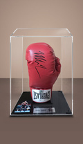 Guante de Boxeo Autografiado por Mike Tyson. Everlast. Vitrina Incluida. Doble Certificado