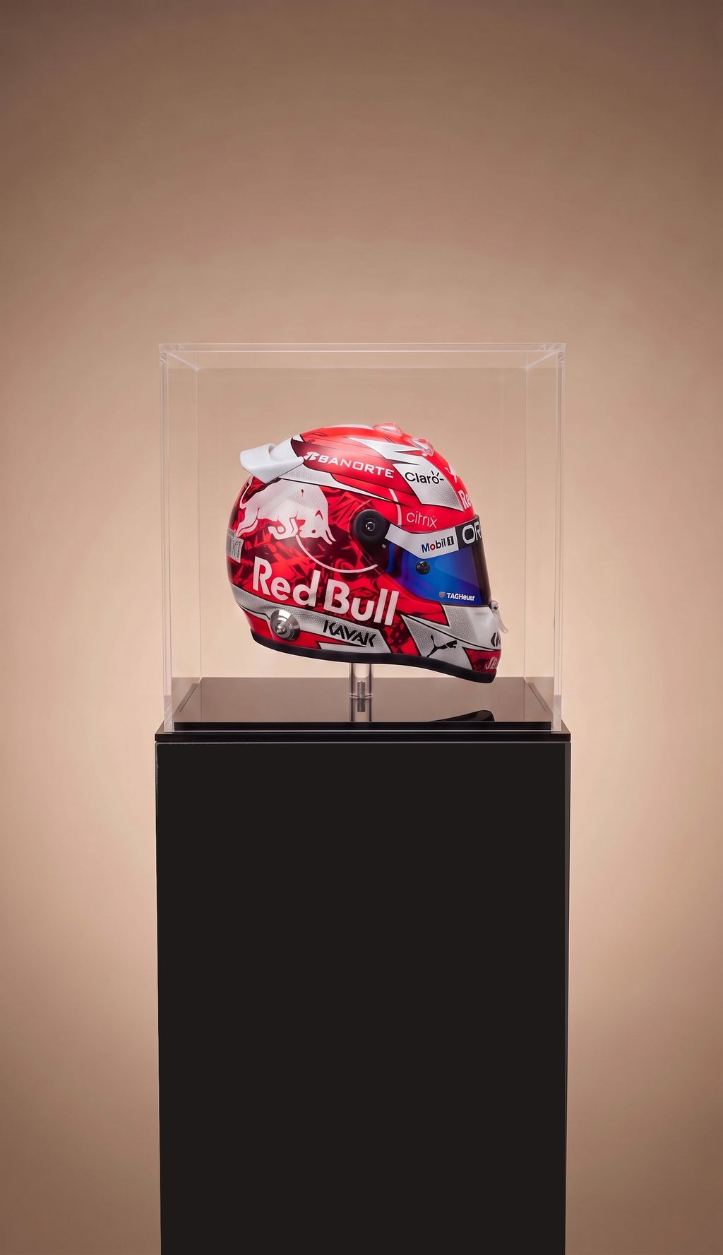 Minicasco Escala 1:2 Autografiado. Checo Pérez. Red Bull Racing F1. Certificado Beckett Witness