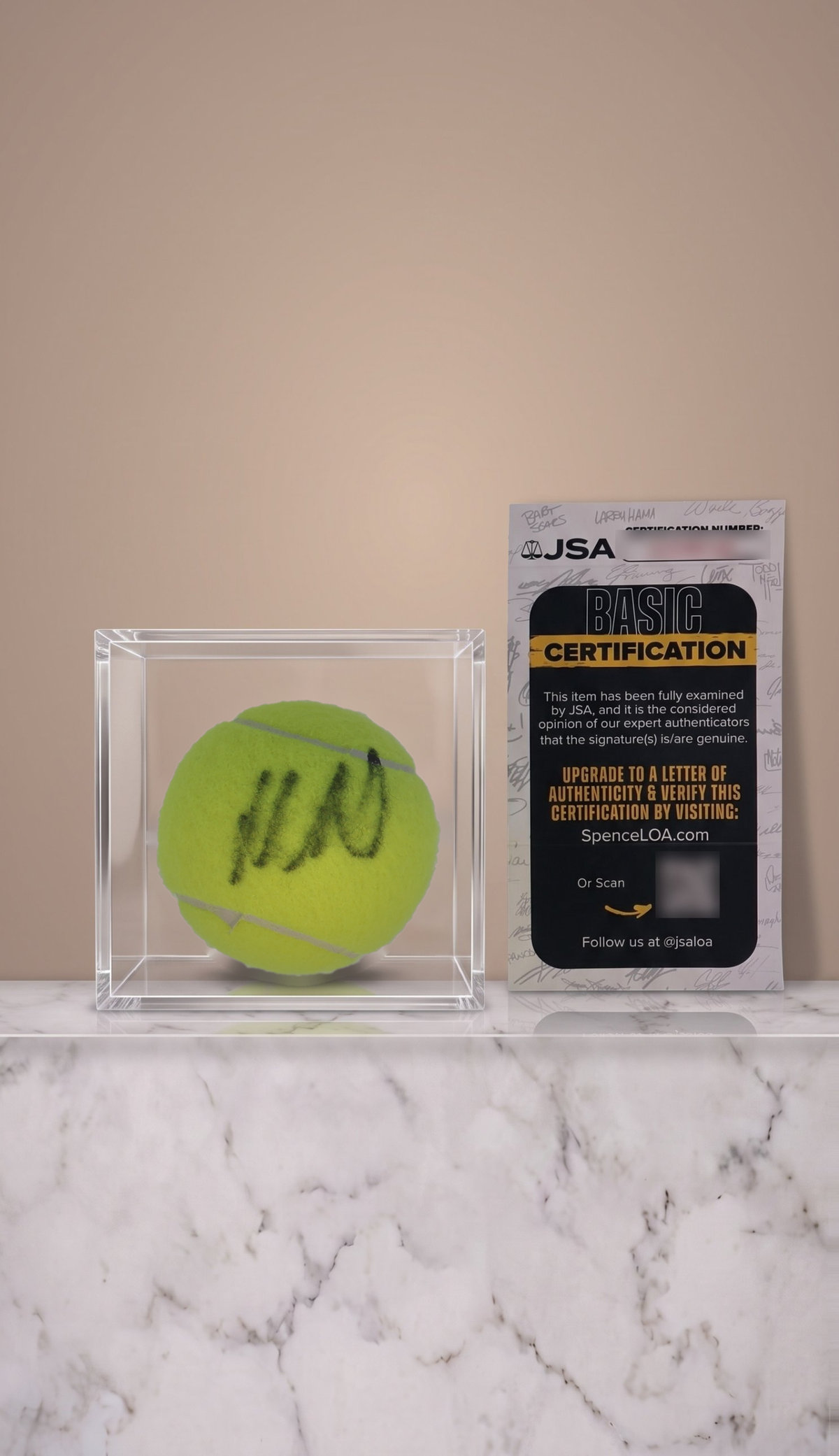 Pelota de Tenis Oficial US Open Autografiada por Mirra Andreeva. Vitrina Incluida. Certificado JSA
